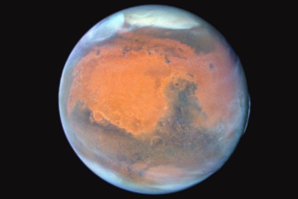 Rilasciate nuove immagini di Marte catturate dal telescopio spaziale Hubble per celebrare il 35° anniversario