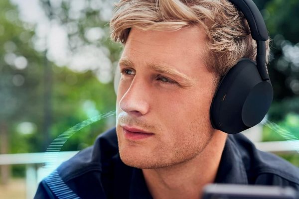 Amazon e NO IVA, taglio di prezzo per le migliori cuffie noise cancelling: WH-1000XM4 e WF-1000XM5 ai minimi