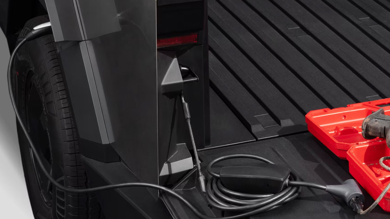 Sorpresa: il Cybertruck più economico ha il V2L, con un accessorio speciale