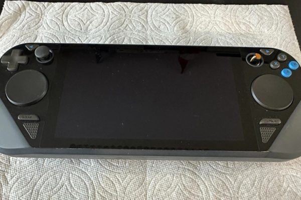 Steam Deck: un raro prototipo è stato battuto all'asta su eBay per 2.000 dollari