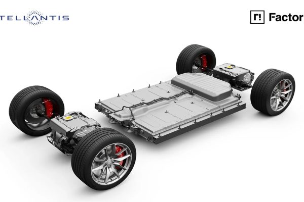 Stellantis: batterie allo stato solido in arrivo il prossimo anno, ricarica in 18 minuti