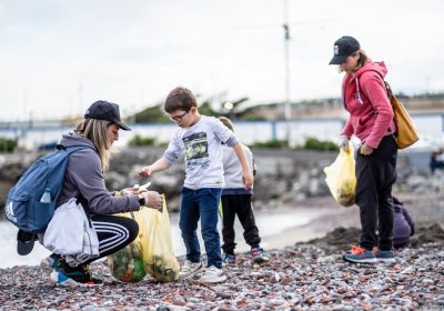 Plastica, c’è un’app che permette di segnalarne la presenza nell’ambiente