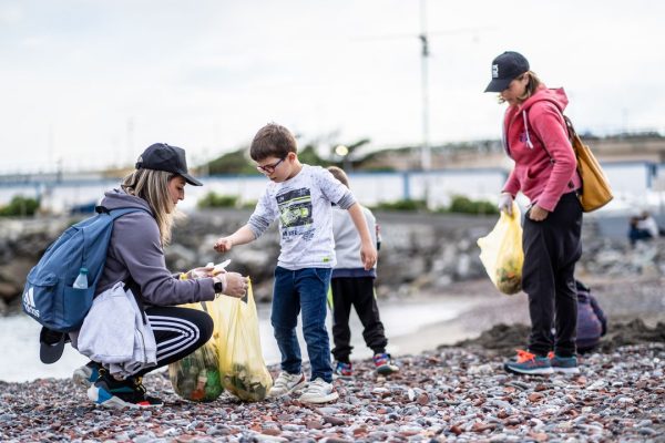 Plastica, c’è un’app che permette di segnalarne la presenza nell’ambiente
