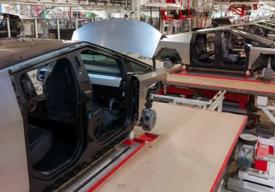 Pasticcio Tesla: nessuno vuole il Cybertruck meno costoso, è già fuori produzione
