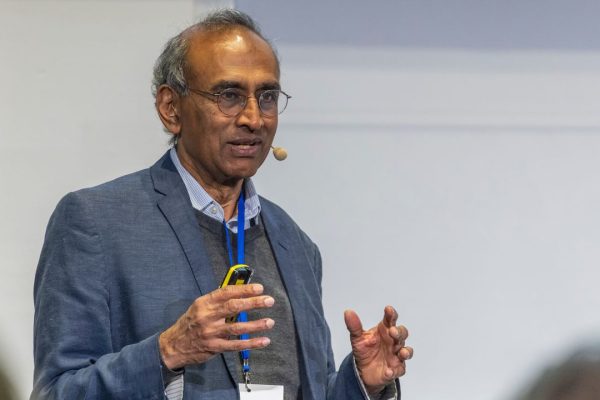 Venkatraman Ramakrishnan, il premio Nobel per la chimica ci spiega perché moriamo