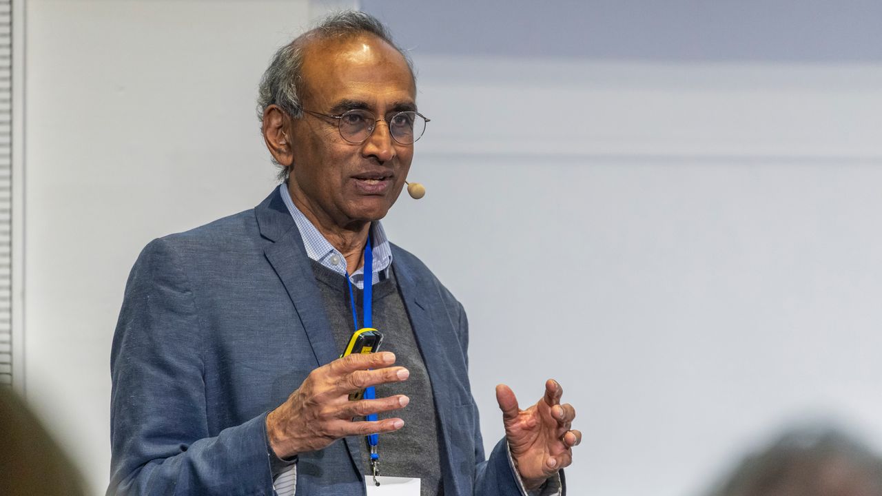 Venkatraman Ramakrishnan, il premio Nobel per la chimica ci spiega perché moriamo