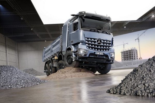 eArocs 400: Mercedes-Benz Trucks svela il primo camion elettrico per il settore edile