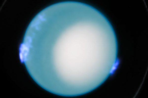 Urano, un giorno sul pianeta ghiacciato dura più di quanto credessimo e questo risolve alcuni misteri