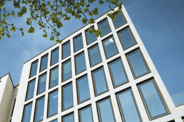 Finestre fotovoltaiche, le prime trasparenti made in Italy