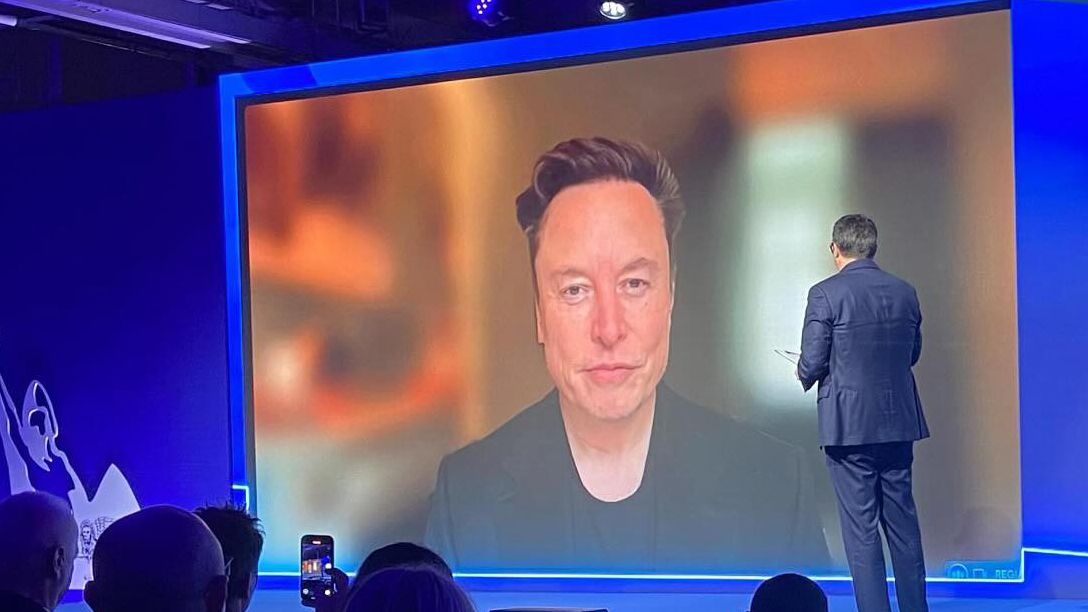 Cosa ha detto Elon Musk al congresso della Lega a Firenze