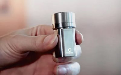 Il mini rasoio elettrico che si collega allo smartphone