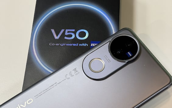 vivo v50: recensione, caratteristiche,, funzionalità, prezzi, video