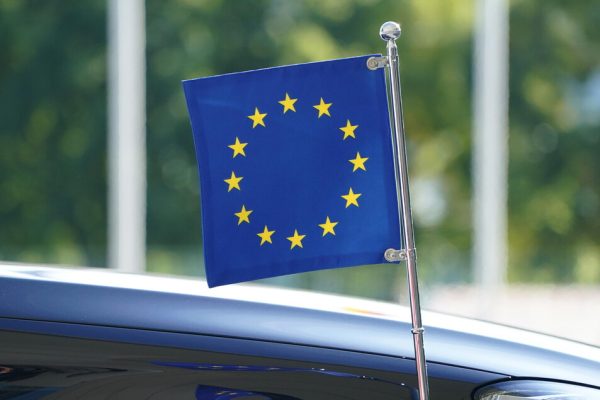 L’Ue dipendente dal digitale Usa, assorbe 70% dei ricavi cloud – Notizie