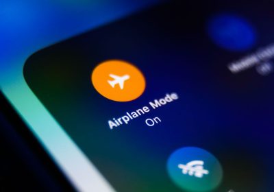 Modalità aereo, cosa succede se non la mettete in volo?