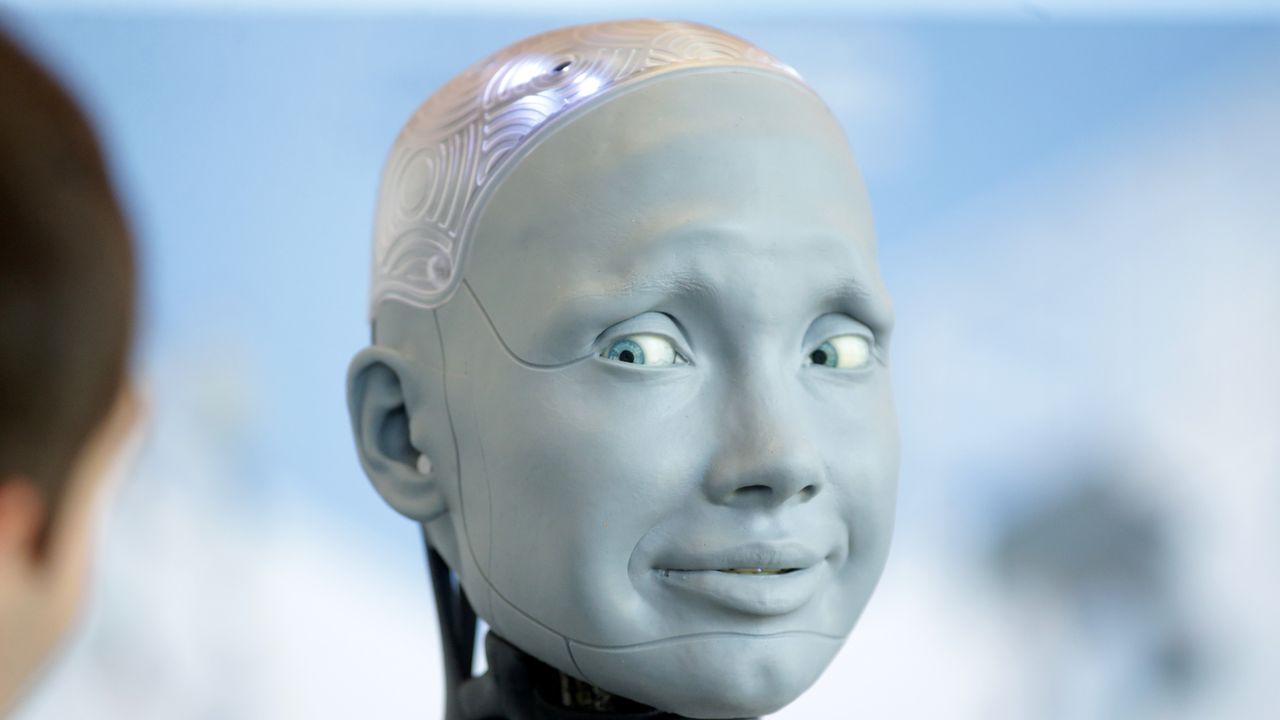 Intimità senza contatto, lo splendido romanzo che racconta di quando l’Ai disinstallerà l’umanità