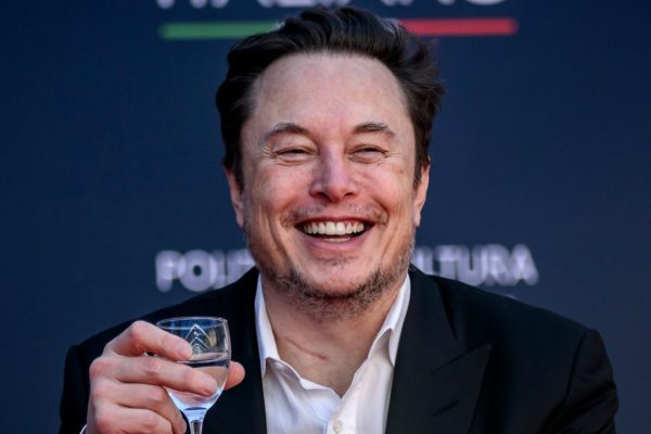 Starlink ha due chance di entrare nella banda larga satellitare in Lombardia