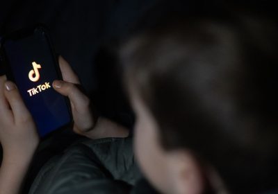 Social network, il piano dell’Europa per tenere i minori fuori dalle piattaforme