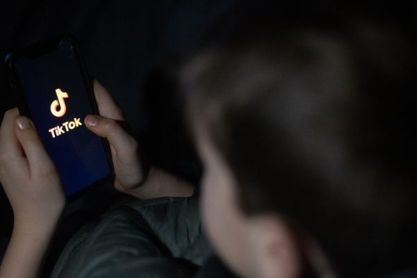 Social network, il piano dell’Europa per tenere i minori fuori dalle piattaforme