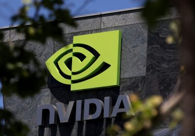 Trimestrale Nvidia, ricavi record malgrado il divieto trumpiano di vendere i chip in Cina