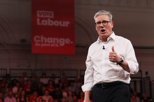 Keir Starmer, perché il premier britannico e il suo Labour si stanno spostando sempre più a destra