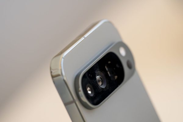 Pixel 10 fotografato dal vivo, ecco come sarà