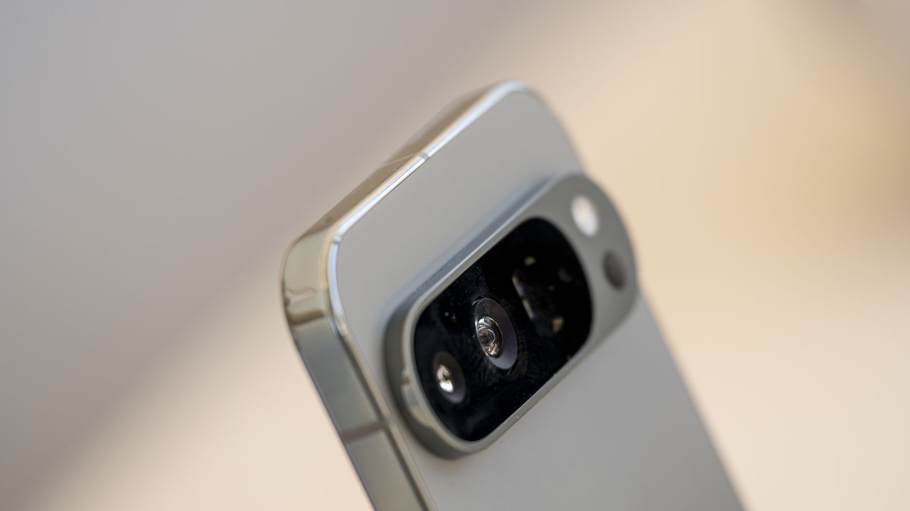 Pixel 10 fotografato dal vivo, ecco come sarà