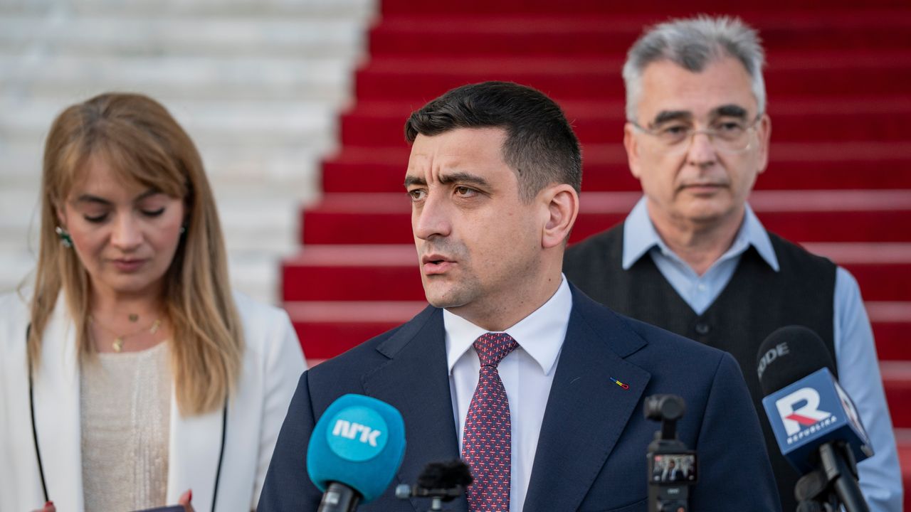 Romania, chi è George Simion, il candidato trumpiano e filorusso che ha stravinto il primo turno delle elezioni in Romania