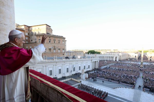 L’account X di Robert Francis Prevost ci racconta come la pensa il nuovo Papa su molti temi chiave