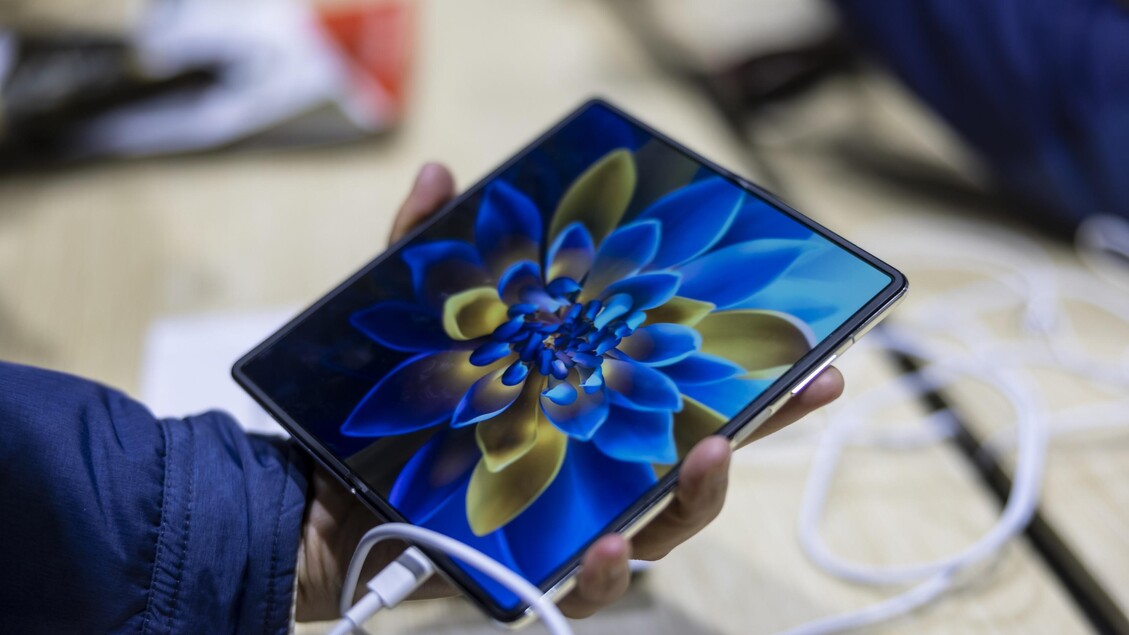 Samsung al lavoro sullo smartphone con tre schermi – Future Tech