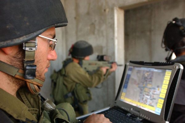 E se usassimo l’intelligenza artificiale per fare la pace, anziché la guerra?