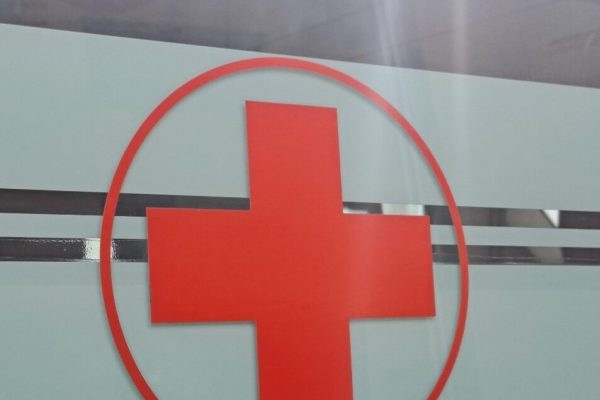 Gli tolgono smartphone, 15enne in ospedale per crisi d’astinenza – Web & Social