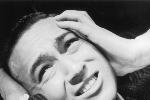 Emicrania, il farmaco che promette di bloccarla già ai primi sintomi