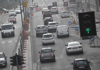 Emissioni di CO2 delle auto, il passo indietro dell'Europa sullo stop