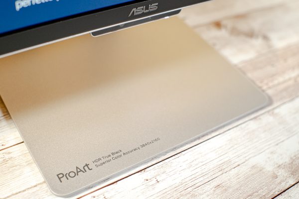 ASUS ProArt Display OLED PA32UCDM, 240Hz anche per i professionisti creativi