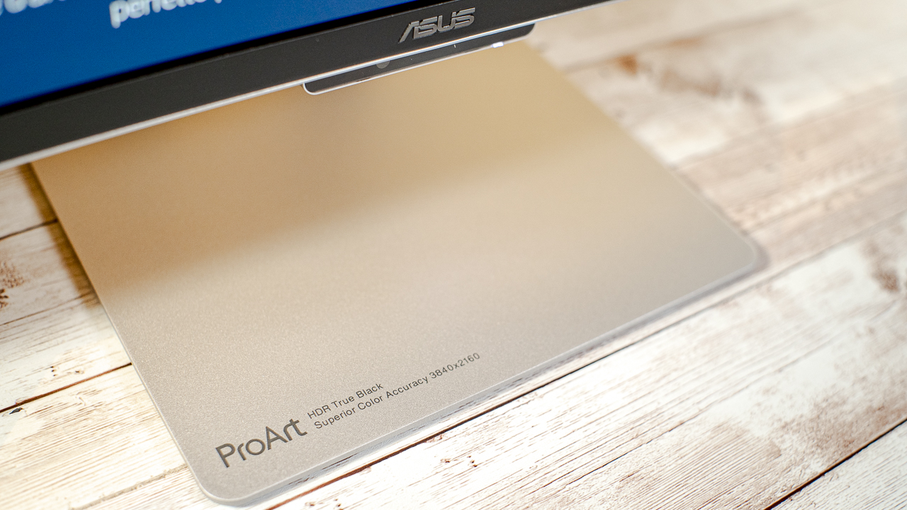 ASUS ProArt Display OLED PA32UCDM, 240Hz anche per i professionisti creativi