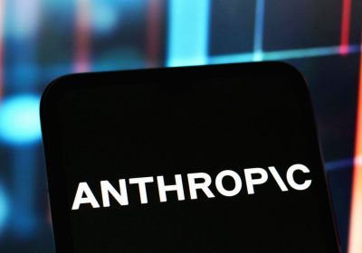 Anthropic, la sua AI vi denuncia alla polizia se provate a fare qualcosa di illegale?