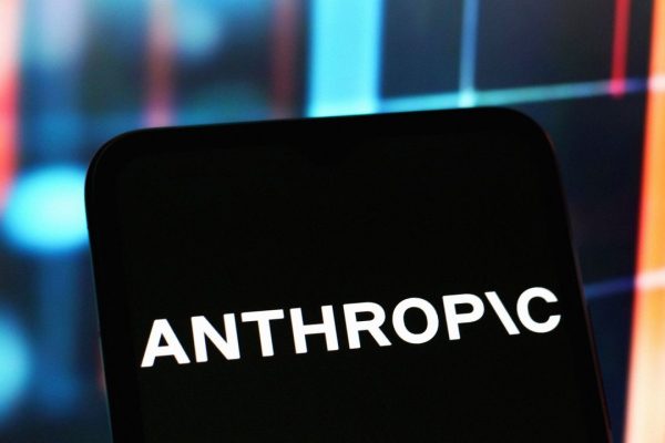 Anthropic, la sua AI vi denuncia alla polizia se provate a fare qualcosa di illegale?