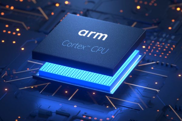 Arm supera per la prima volta il miliardo di dollari di ricavi trimestrali, trainata da licenze e adozione dell'architettura Armv9