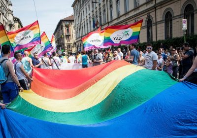 Pride, chi sta scendendo del carro del sostegno alla comunità lgbtqia+