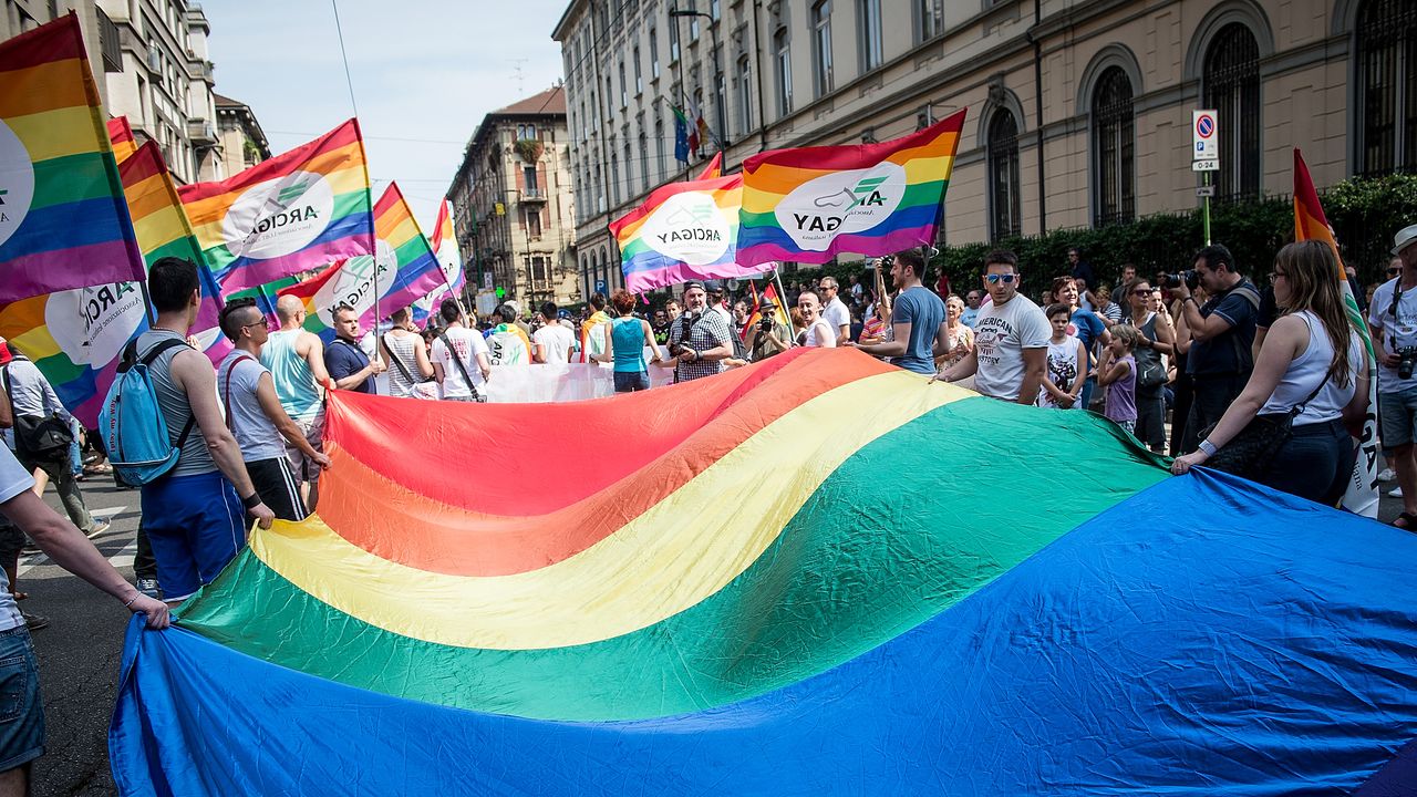 Pride, chi sta scendendo del carro del sostegno alla comunità lgbtqia+