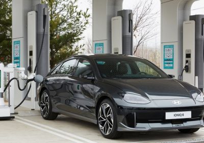 Hyundai i primi robot per la ricarica automatica dei veicoli alimentati dall'IA