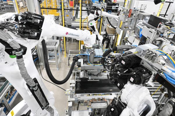 IA generativa in fabbrica: ecco come sta trasformando il manifatturiero. Il punto di NTT Data