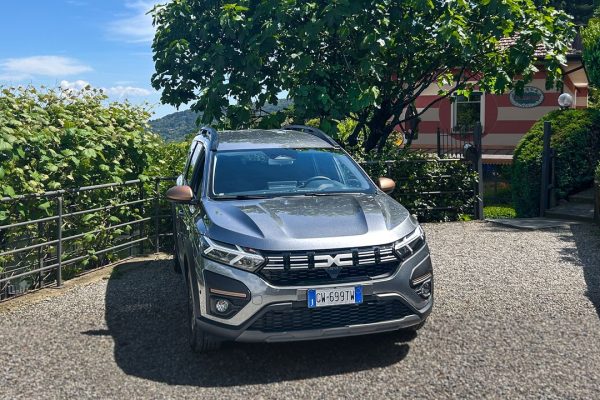 Dacia Jogger, meglio bifuel o full hybrid?