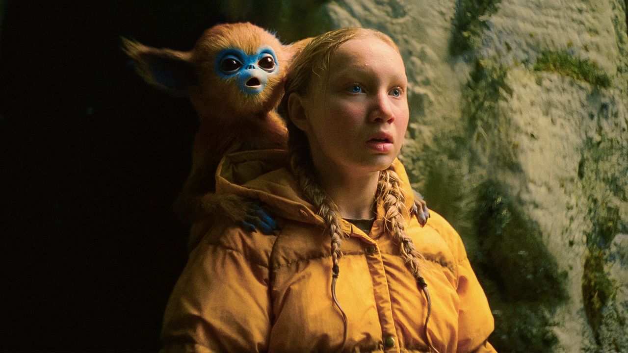 The Legend of Ochi, la recensione del film con Willem Dafoe