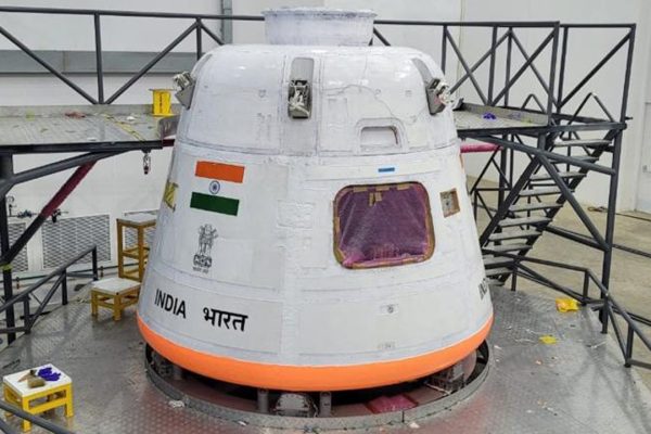 Il primo test con equipaggio della navicella indiana Gaganyaan di ISRO sarà nel 2027
