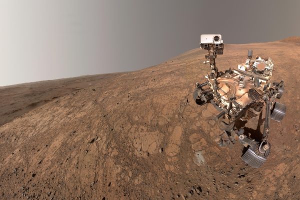 Il rover NASA Perseverance si è scattato un nuovo selfie ad alta risoluzione su Marte