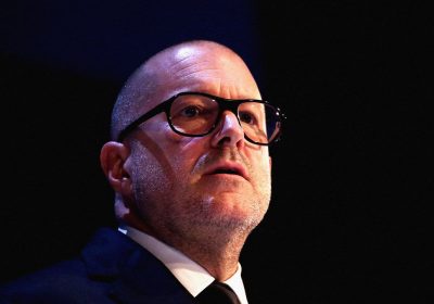 OpenAI “recluta” Jony Ive e punta dritto ai dispositivi AI