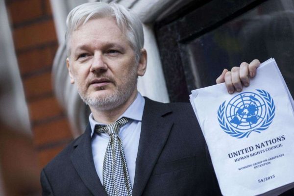 Julian Assange lo capirete davvero solo guardando The Six Billion Dollar Man, il documentario presentato a Cannes
