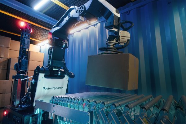 L'avanzata dei robot: nei magazzini DHL ne arrivano altri 1000!