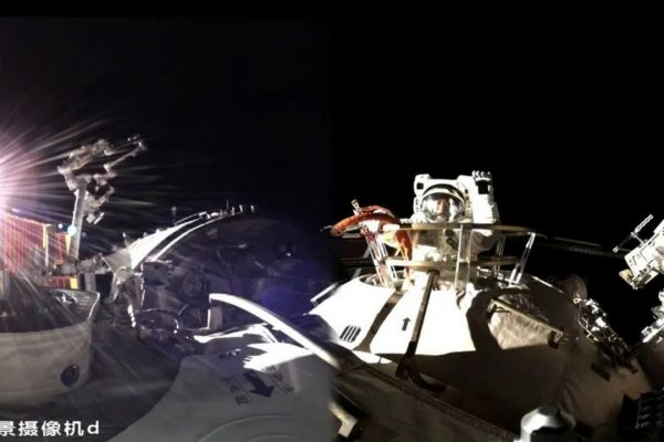 L'equipaggio della missione Shenzhou-20 ha completato la sua prima attività extraveicolare sulla CSS